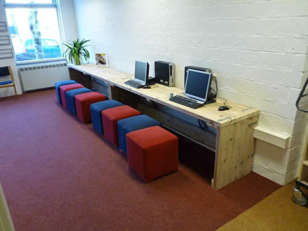 juthouten tafel -  openbare bibliotheek den burg texel
