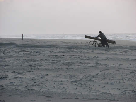 Strandjutter Henk Brugge, Texel, beachcomber
